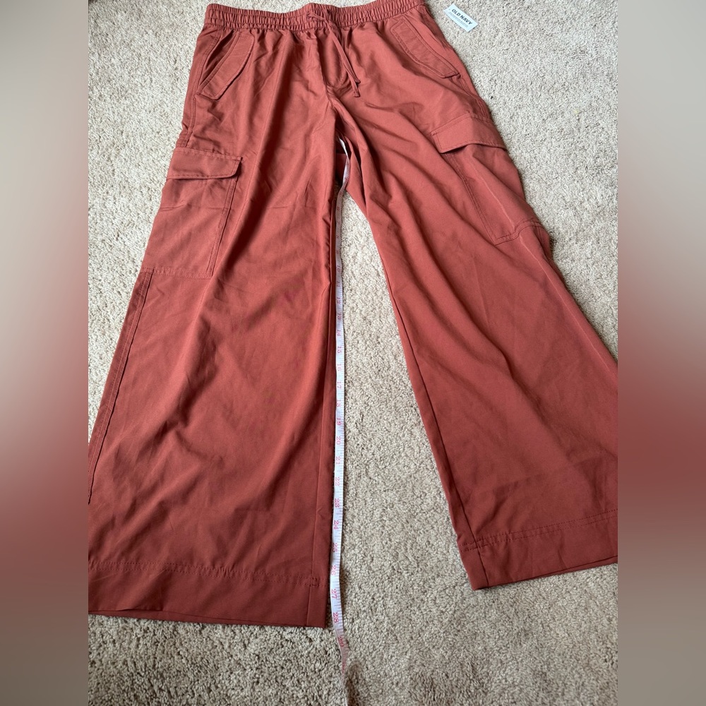 Old Navy Rust-Brown Wide Leg Cargo Pants - Picture 7 of 8
